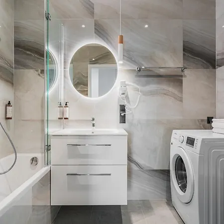 J&k Towarowa Towers Apartamento