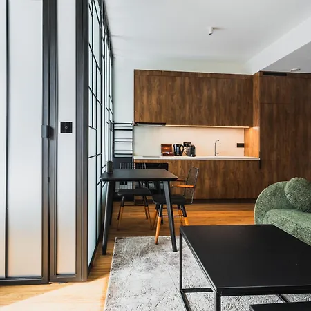 J&k Towarowa Towers Apartamento