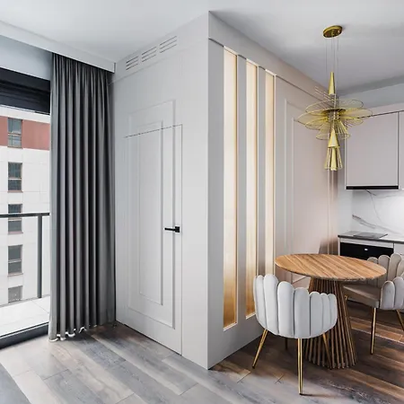 J&k Towarowa Towers Apartamento
